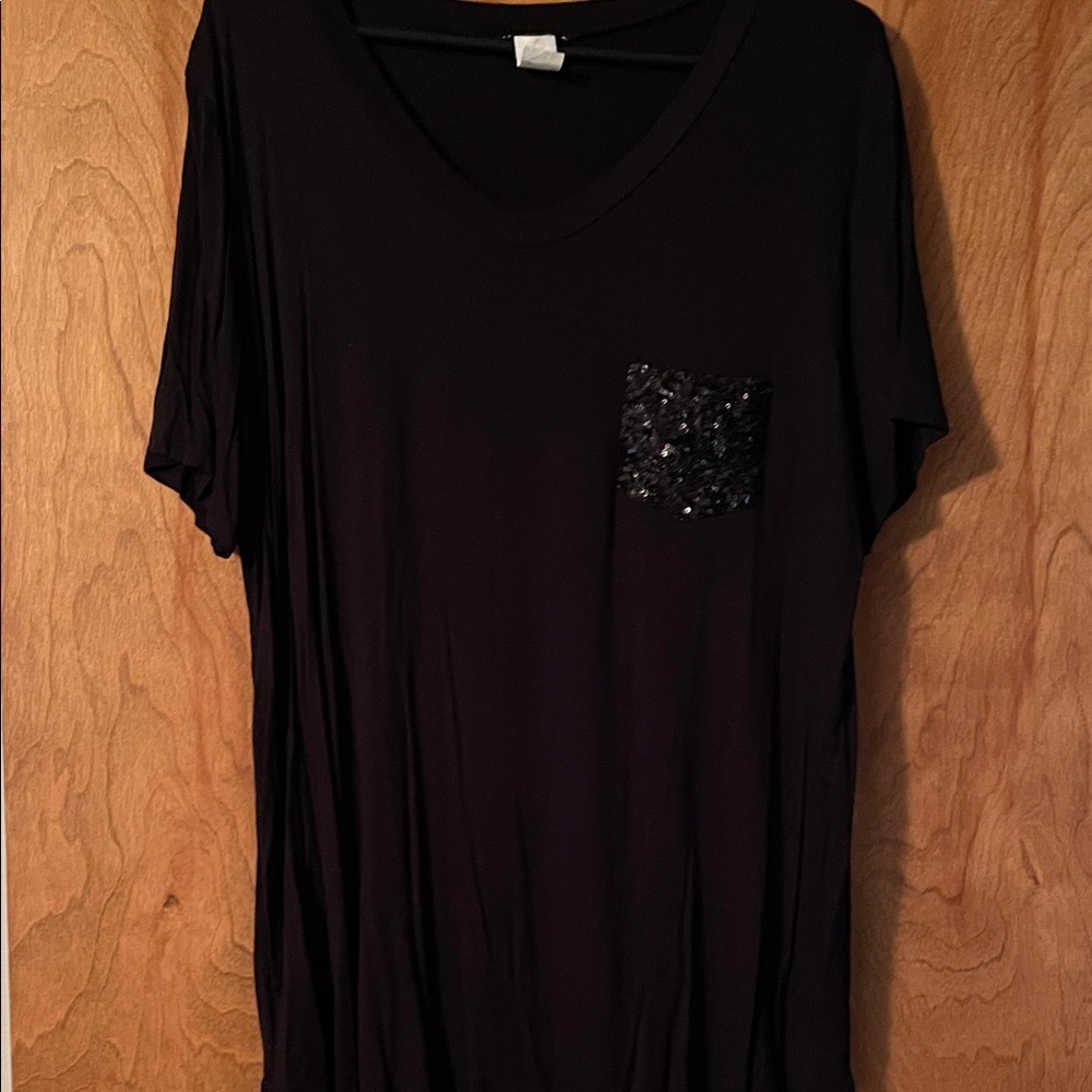 HEIMISH USA Black v-neck t-shirt with Sequin Pocket, XL